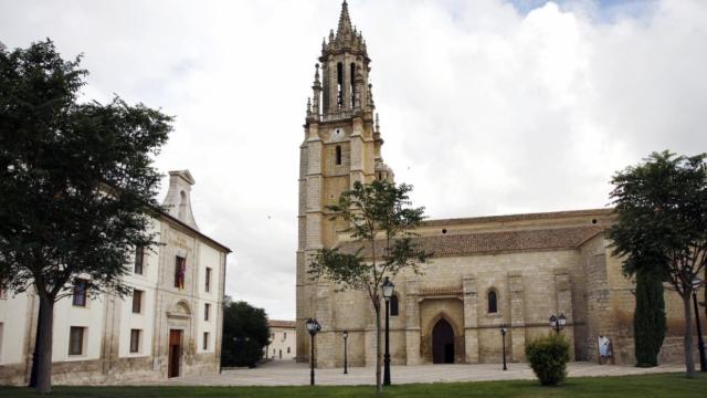 Colegiata de San Miguel de Ampudia Ayuntamiento de Ampudia