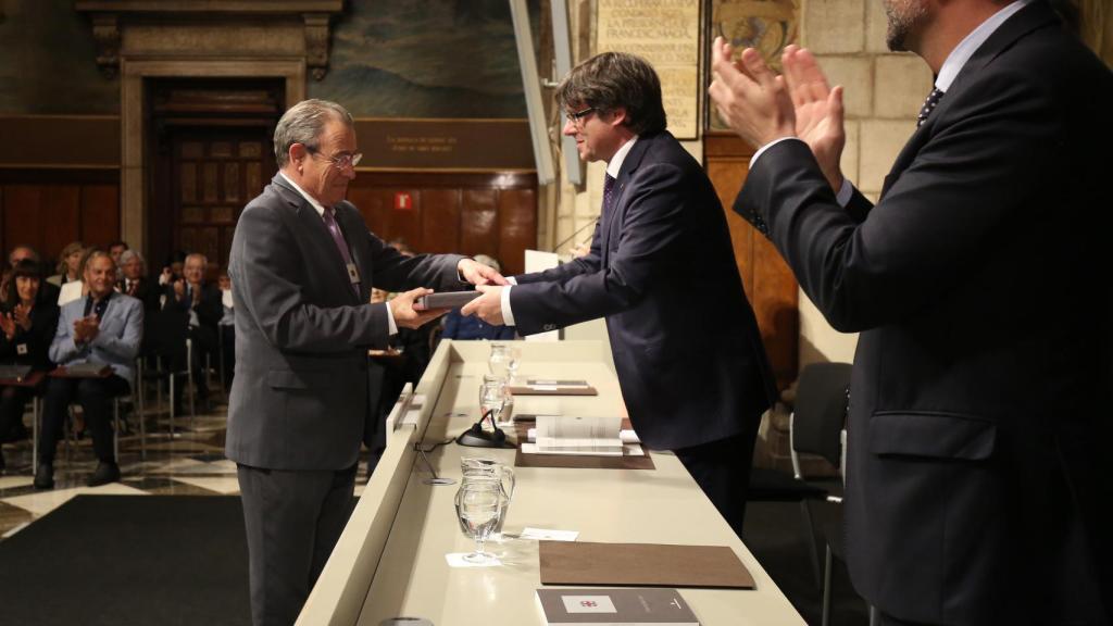 Víctor Grifols Roura y Carles Puigdemont.