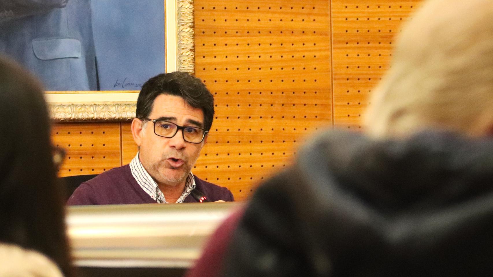 El alcalde Pachi Pascual durante este pleno de aprobación presupuestaria.