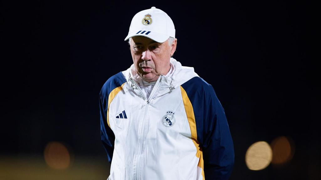 Carlo Ancelotti, en el entrenamiento del Real Madrid antes de la Supercopa de España