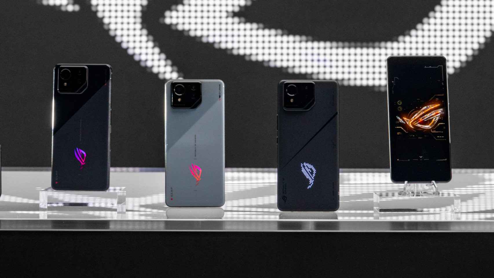 El móvil gaming está más vivo que nunca: así son los impresionantes Asus  ROG Phone 8 y Phone 8 Pro