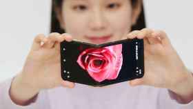 Prototipo de móvil plegable de Samsung con pantalla de 360 grados