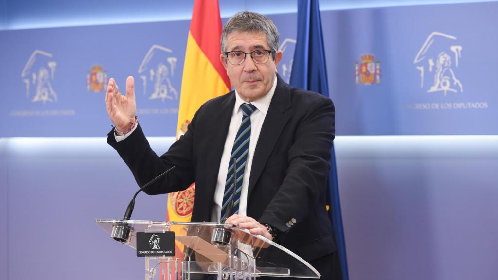 El portavoz del PSOE en el Congreso, Patxi López, este martes en la habitual rueda de prensa tras la Junta de Portavoces.