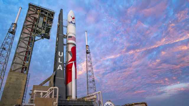 Cohete Vulcan esperando en la plataforma de lanzamiento
