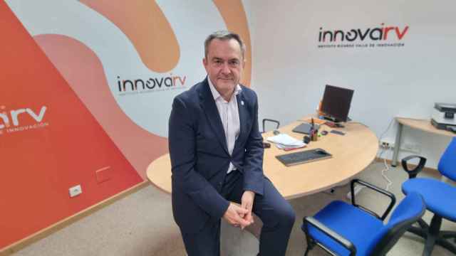 El director general de Innova IRV, José Manuel Leceta, posa en su oficina.