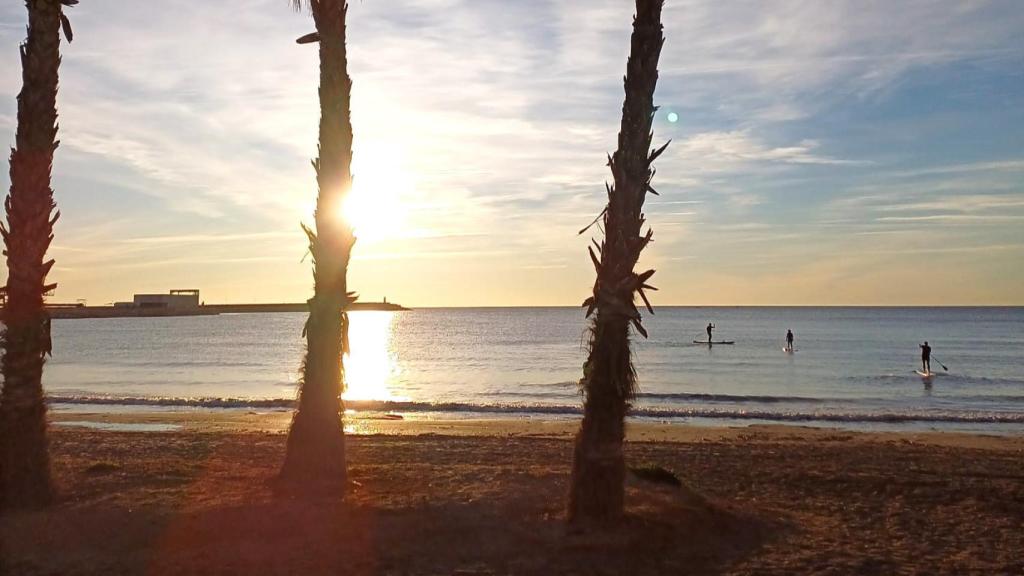 La Playa de los Náufragos es una de las más concurridas de Torrevieja durante el verano.