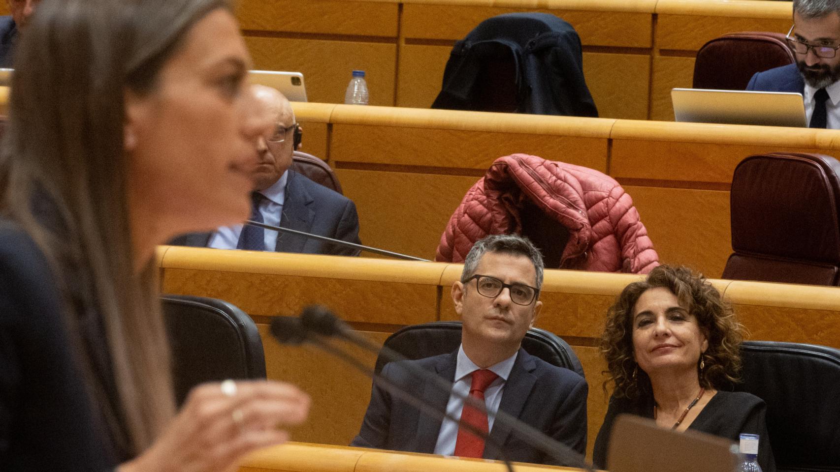 Míriam Nogueras, el pasado miércoles en el Senado, frente a los ministros Bolaños y Montero.