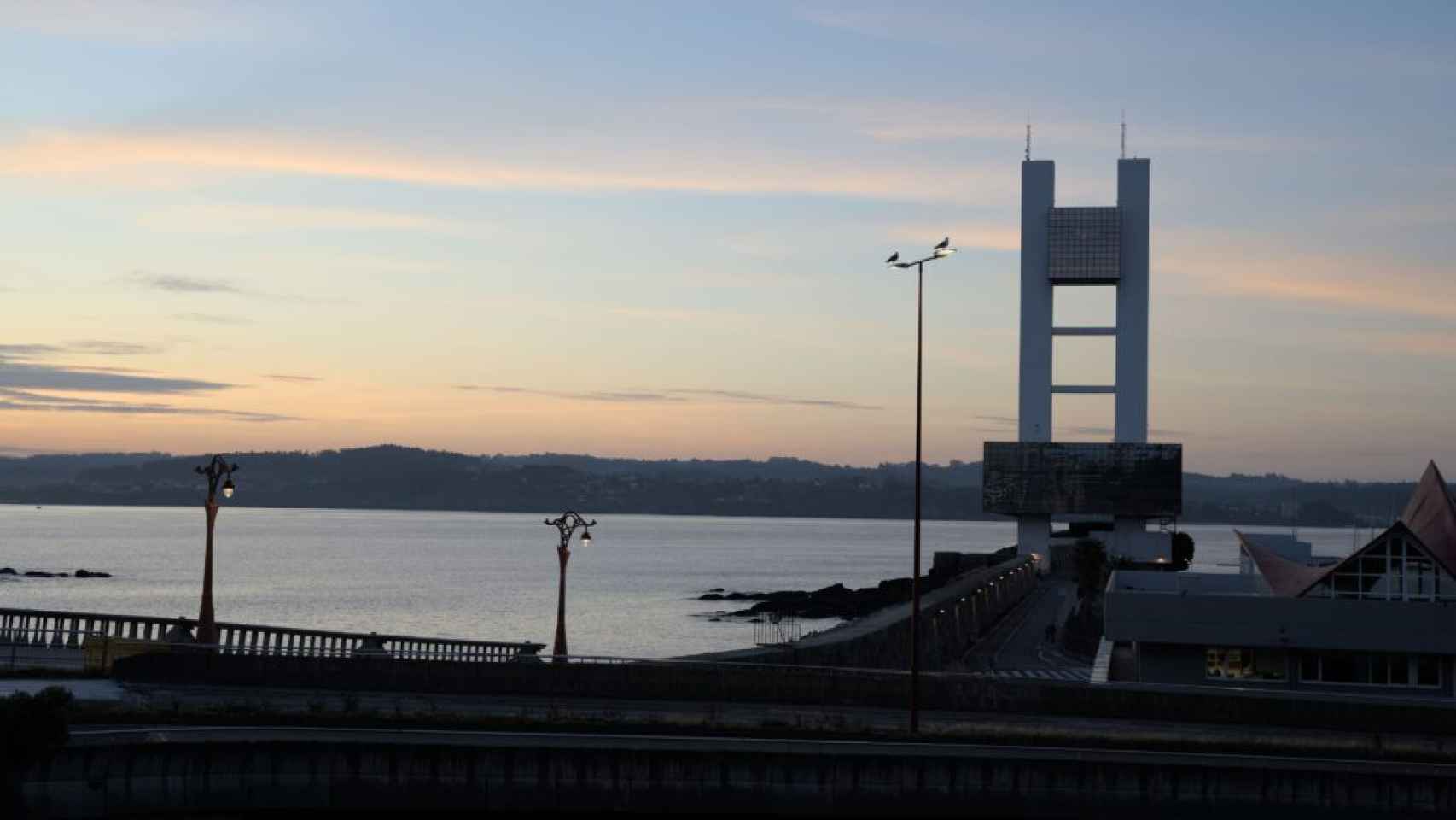 Vistas del amanecer en el Paseo Marítimo de A Coruña