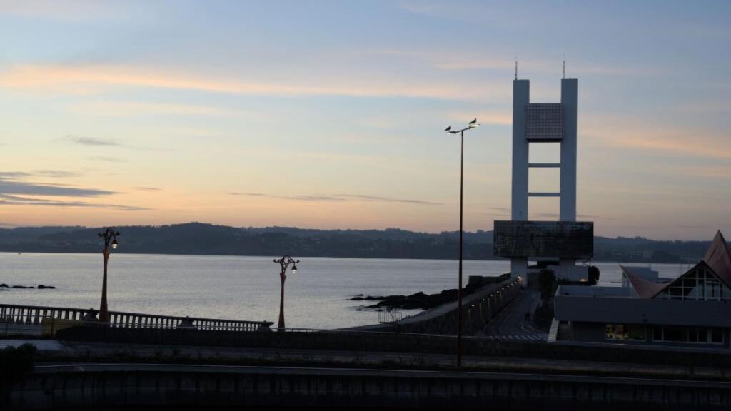 Vistas del amanecer en el Paseo Marítimo de A Coruña