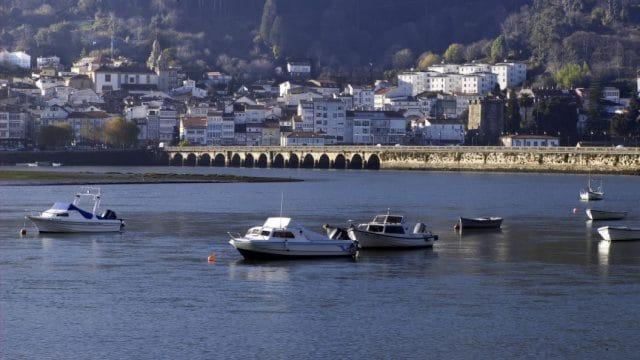 Puente de piedra entre Cabanas y Pontedeume