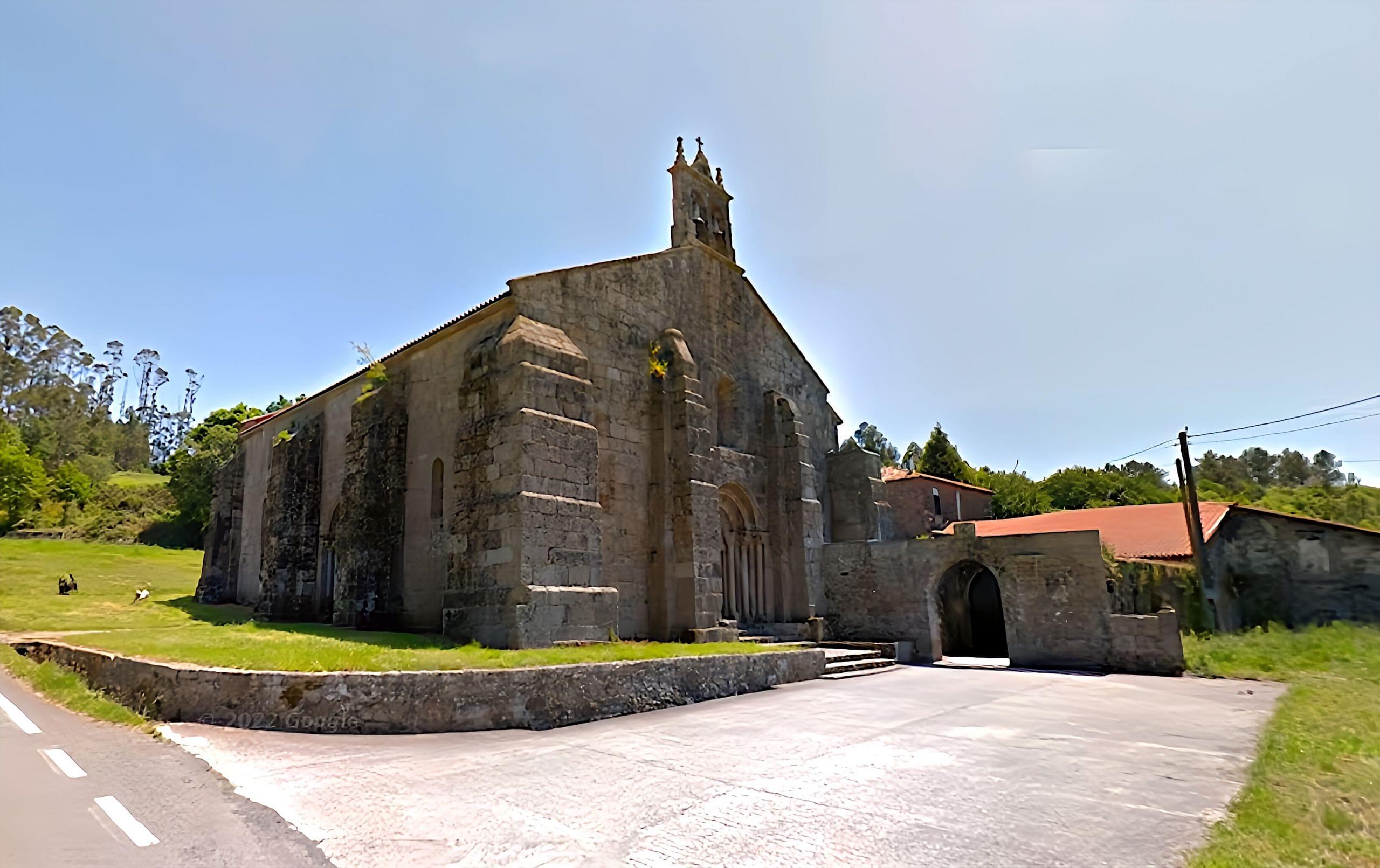 Iglesia de Santa María de Mezonzo en Priorato, Vilasantar, A Coruña. Foto: Google Earth