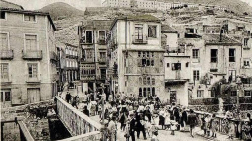 Imagen antigua de la ciudad de Orihuela.