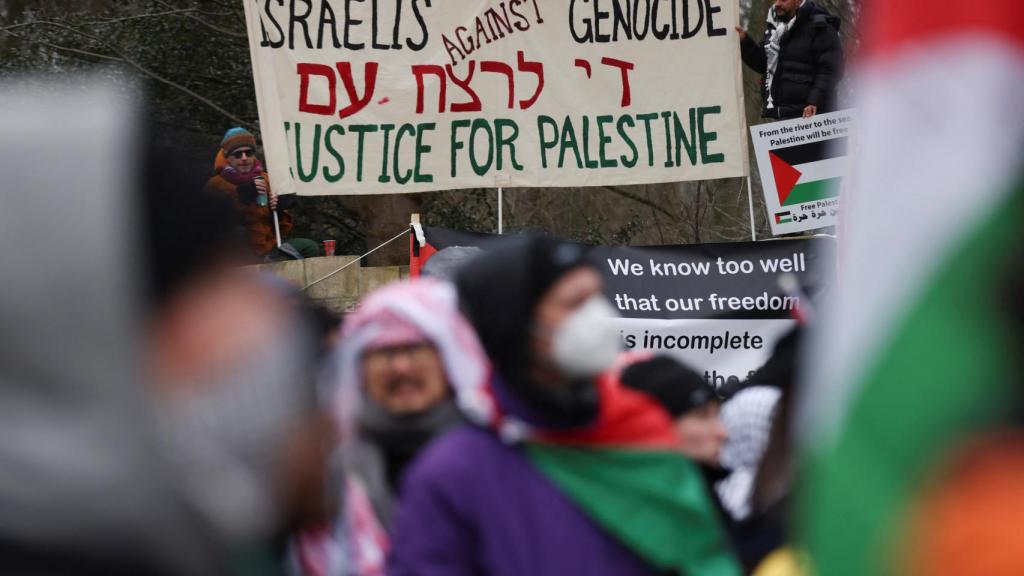 Protestas cerca de la Corte Internacional de Justicia en La Haya. 11 de enero de 2024.