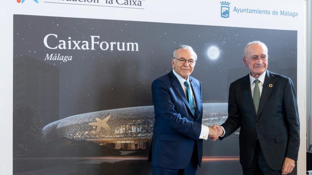 El presidente de la Fundación ”la Caixa”, Isidro Fainé, y el alcalde de Málaga, Francisco de la Torre, han presentado el proyecto arquitectónico ganador del concurso para construir el nuevo CaixaForum Málaga.