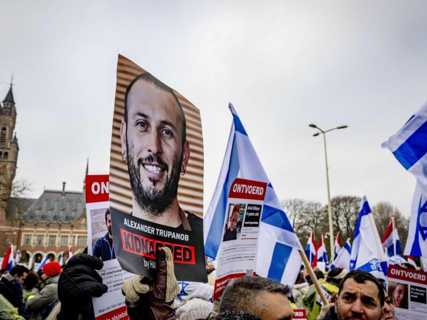 Manifestantes proisraelíes, frente a la Corte Internacional de Justicia.