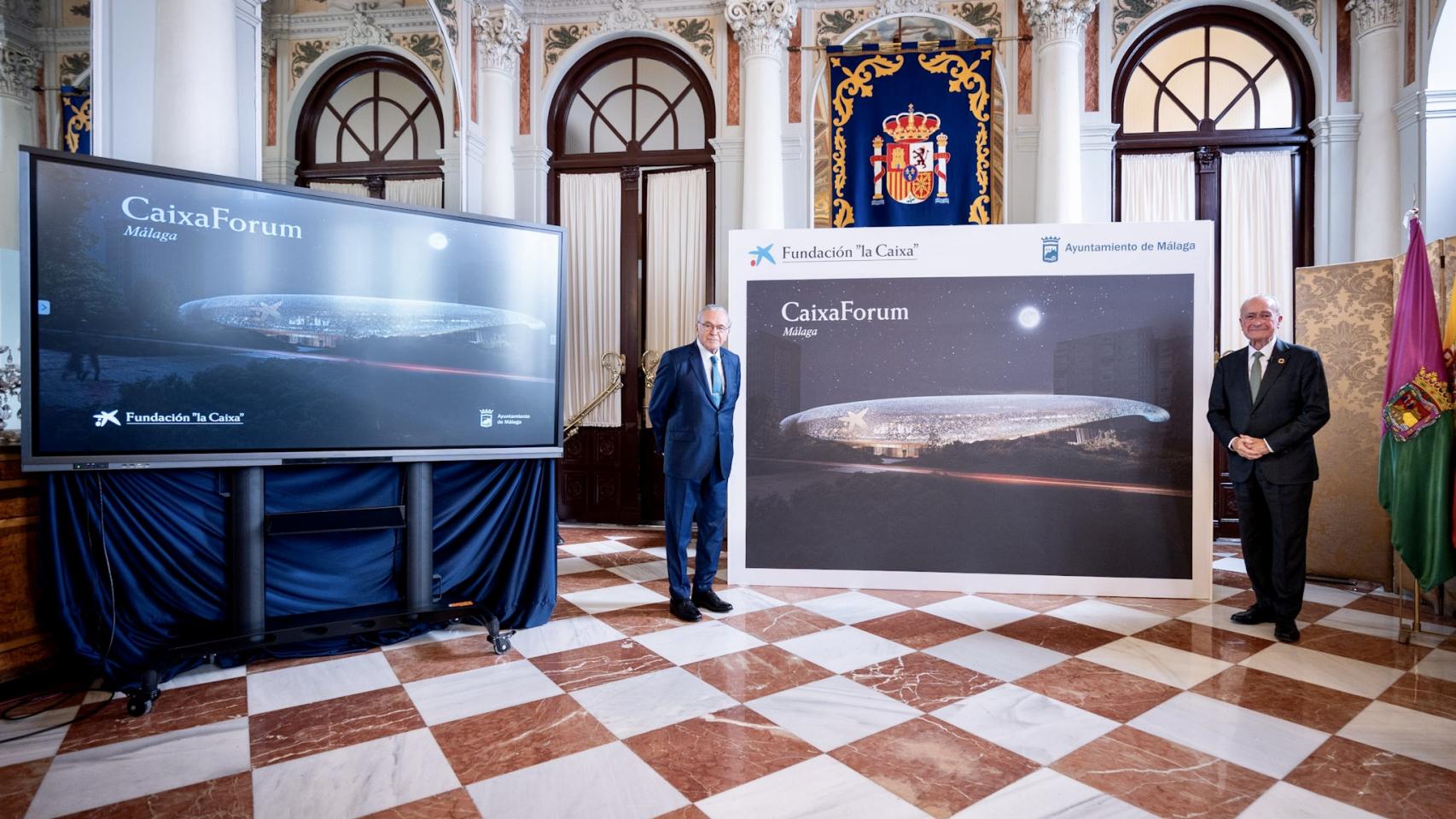 Imagen de Isidro Fainé, presidente de Fundación la Caixa, y Francisco de la Torre, alcalde de Málaga, junto al diseño del futuro CaixaForum Málaga.