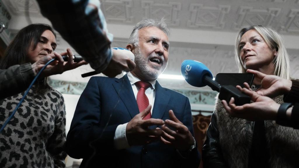 Torres durante su vista a Castro Urdiales (Cantabria)