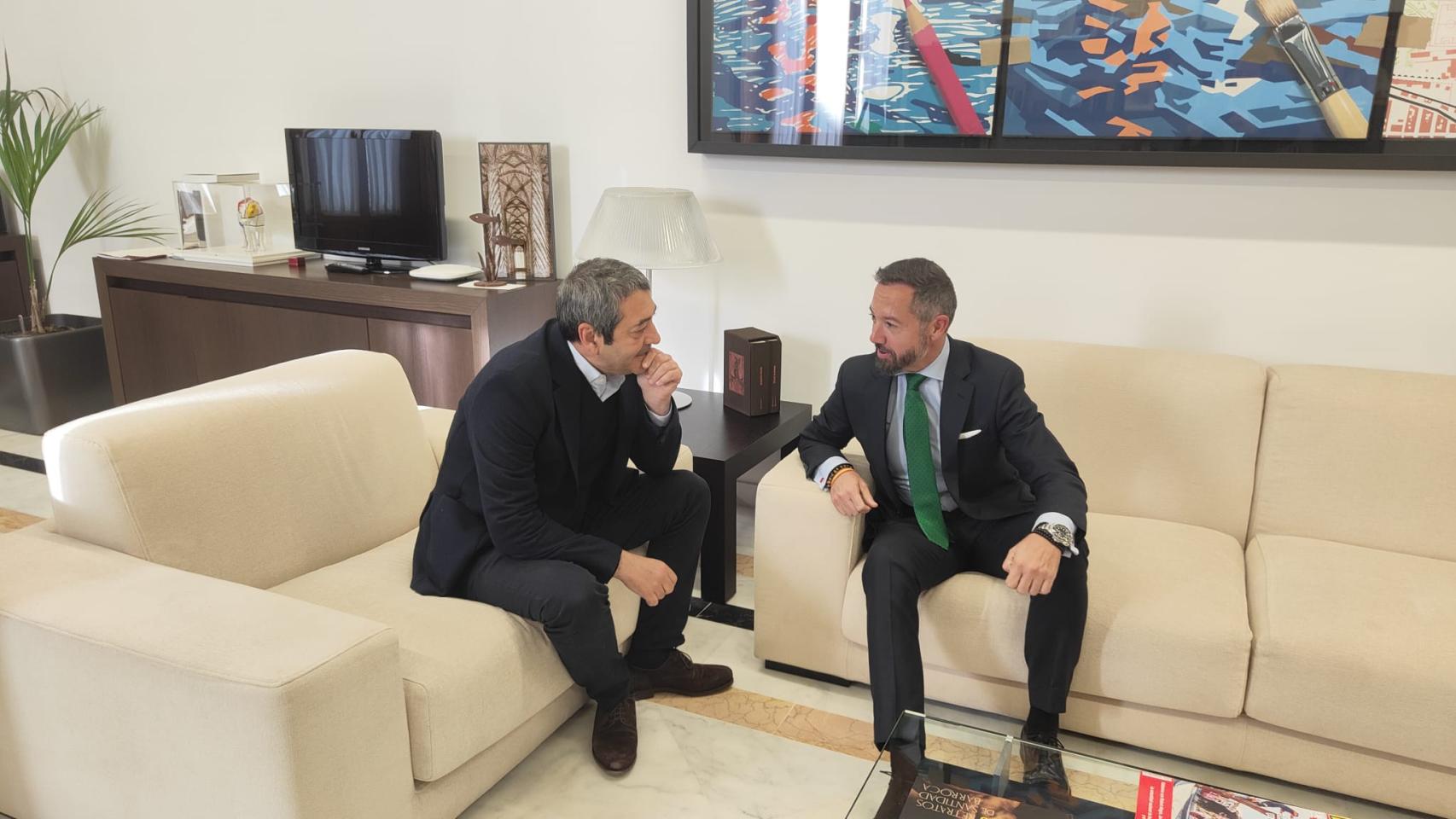 Vicente Barrera y Juanma Badenas en la reunión mantenida este jueves.