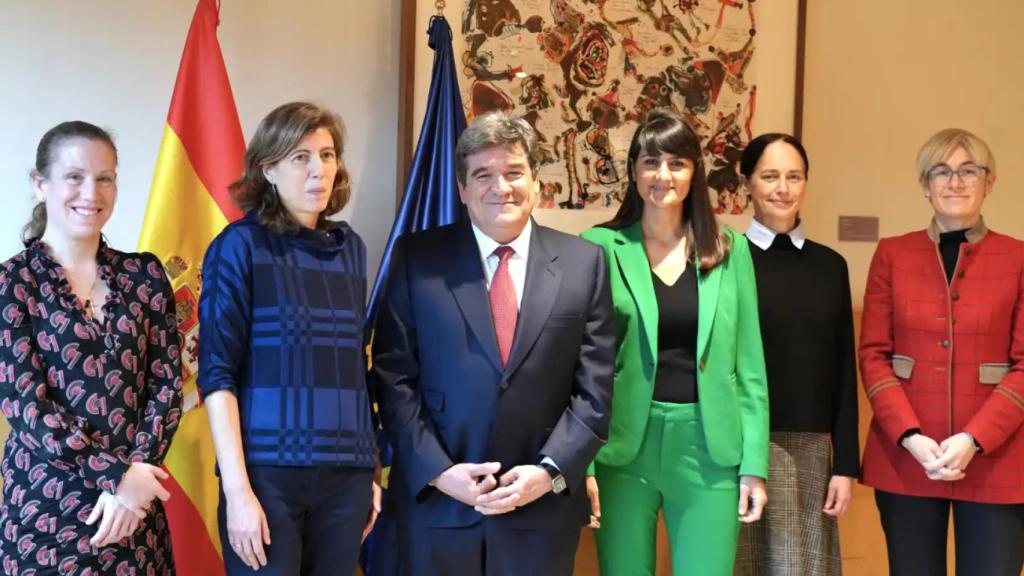 Mayte Ledo, nueva secretaria de Estado de Digitalización e Inteligencia Artificial, junto a José Luis Escrivá, ministro de Transformación Digital y Función Pública.