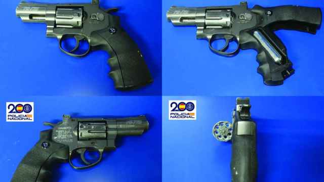 Armas requisadas por la Policía Nacional al supuesto autor de los disparos