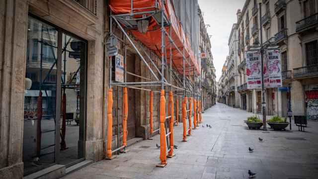 Un andamio en un edificio en rehabilitación en Barcelona. Paco Freire Getty Images
