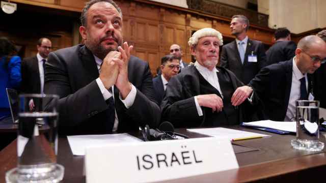 Los jueces de la CIJ escuchan una solicitud de medidas de emergencia de Sudáfrica, que pidió al tribunal que ordenara a Israel que detuve sus acciones militares en Gaza, en La Haya. 12 de enero de 2024.
