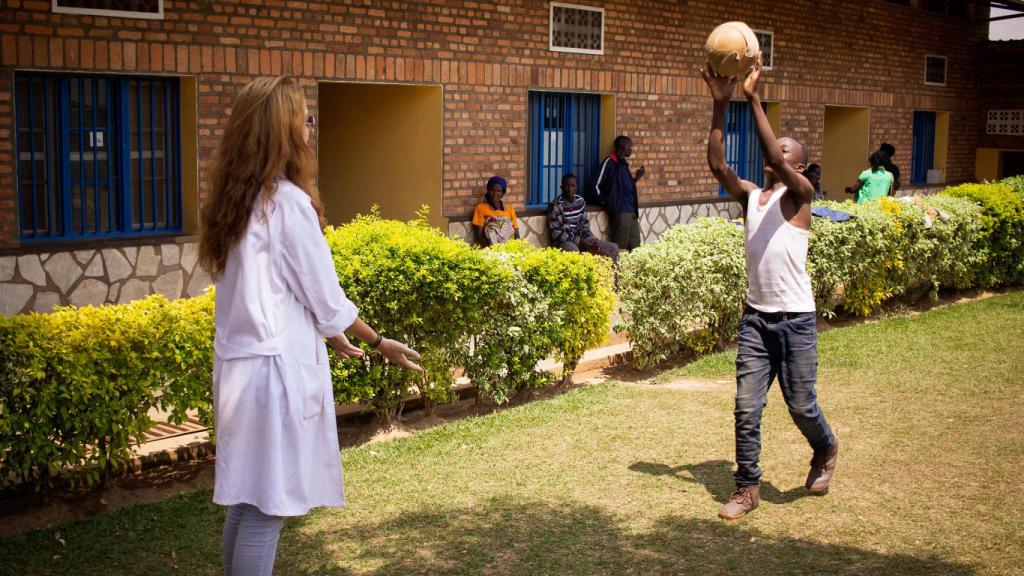 Muchas actividades lúdicas se organizan en el departamento de salud mental del Hospital de Nemba.