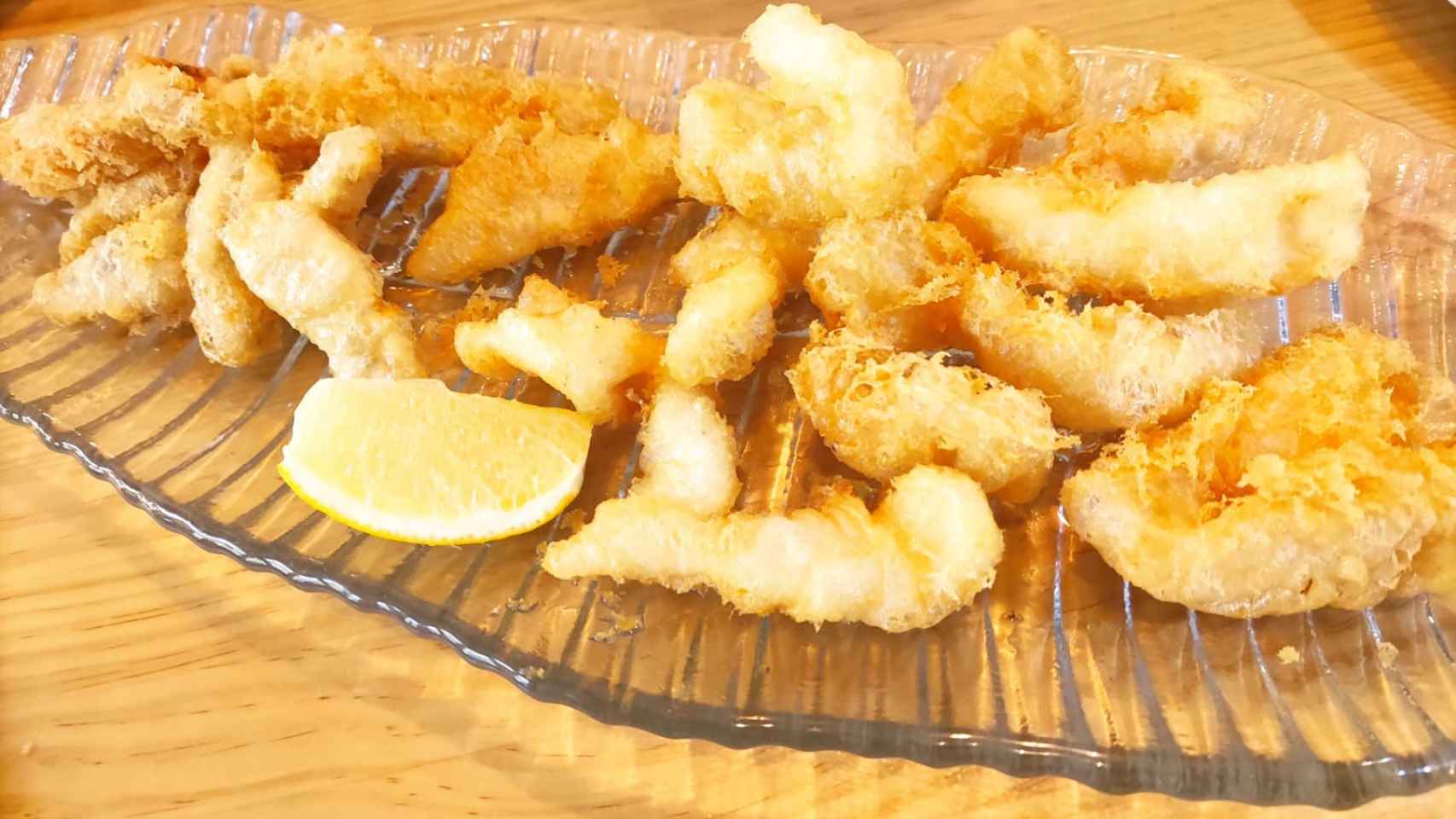 Boquerones y rabas en tempura