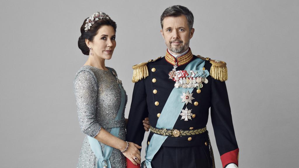 Los nuevos retratos oficiales de Federico y Mary Donaldson como Reyes.