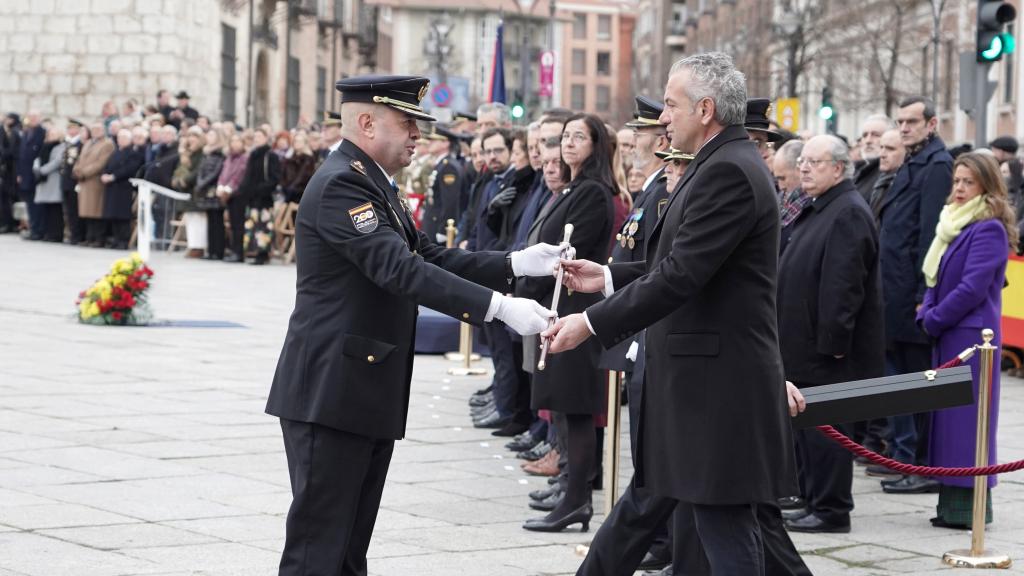 El delegado del Gobierno en Castilla y León, Nicanor Sen, participa en el acto de conmemoración del 200 aniversario de la Policía Nacional, este sábado en Valladolid.