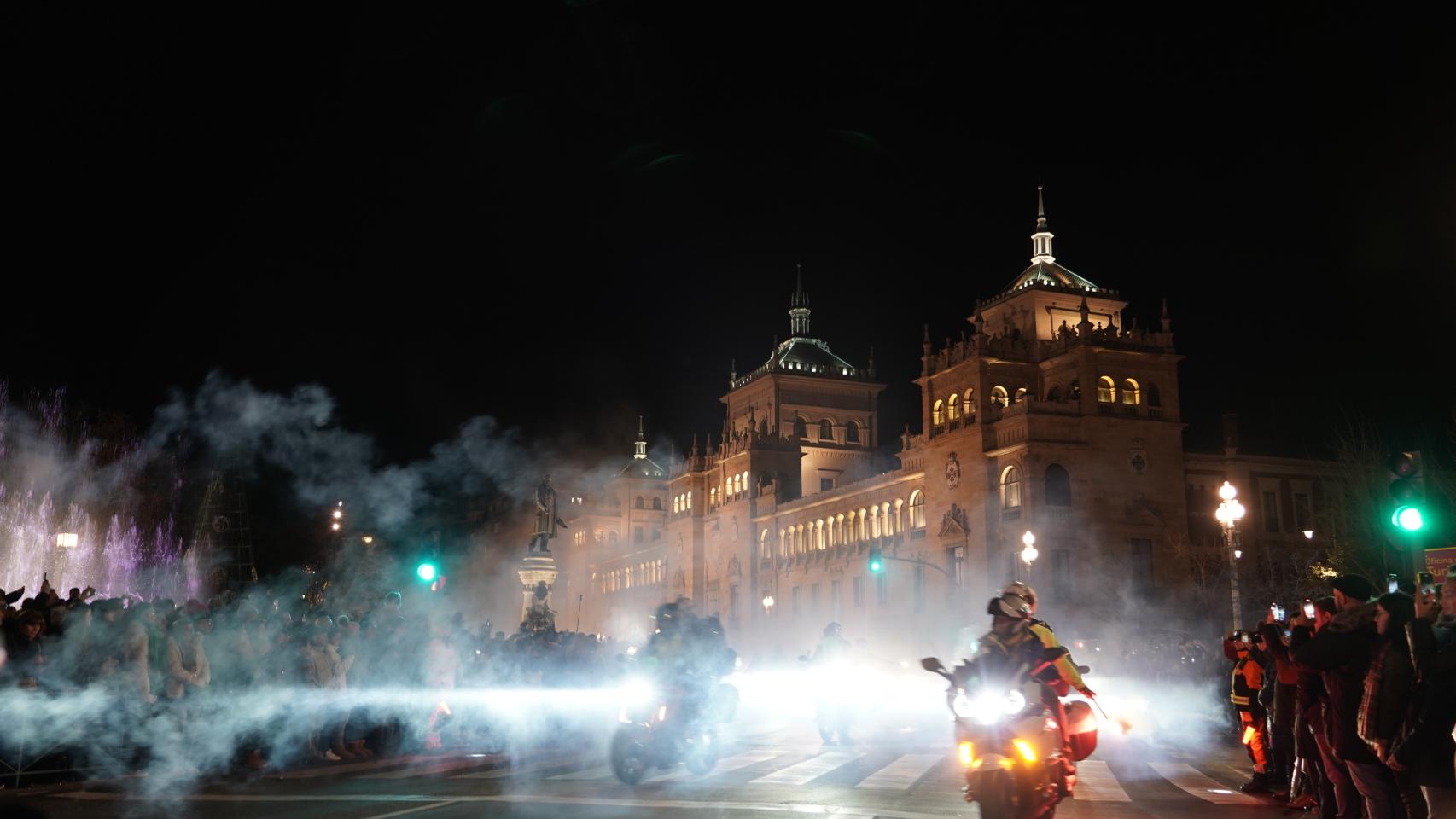 El tradicional desfile de antorchas de Pingüinos, este sábado en Valladolid.