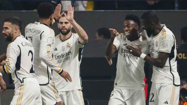 Vinicius celebra el gol con sus compañeros