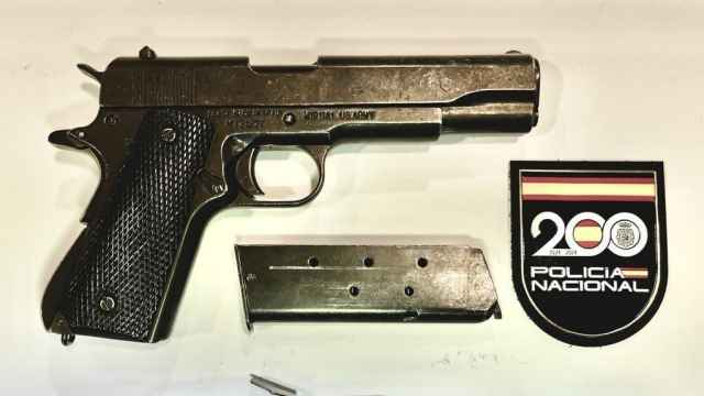 Imagen de la pistola simulada requisada al hombre detenido en Astorga.