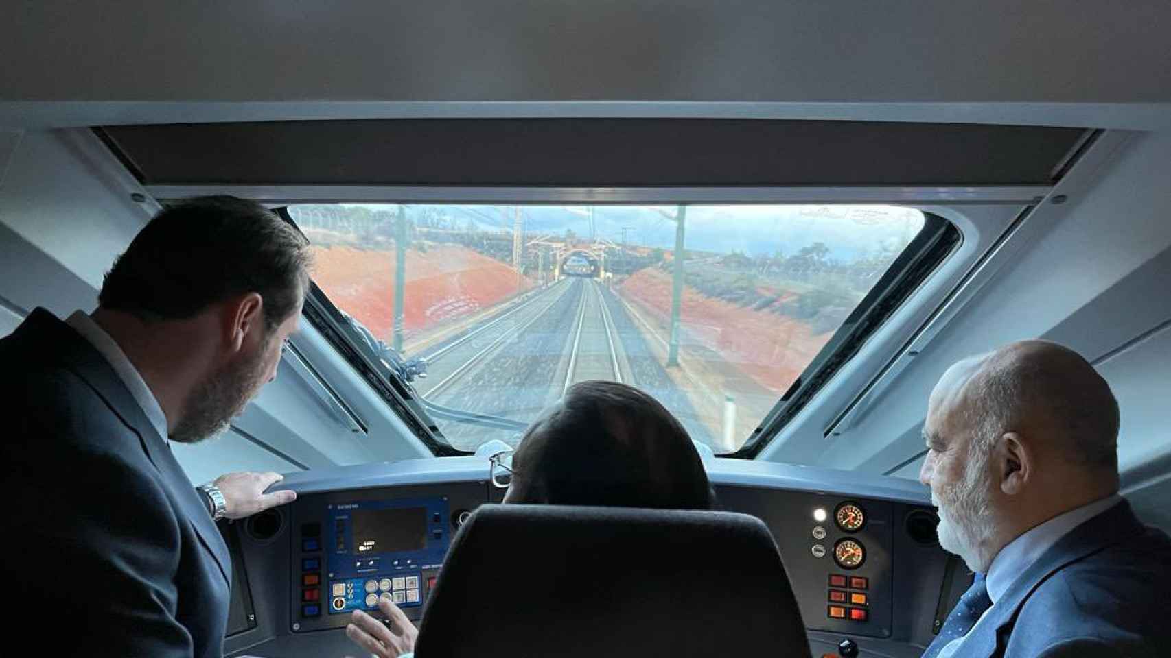 Óscar Puente durante una prueba ferroviaria durante este mes