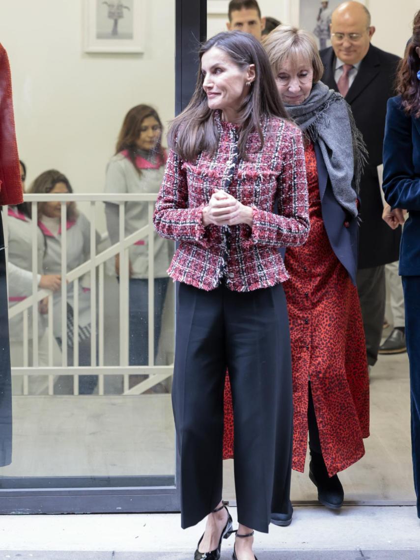 La reina Letizia, en el marco de su visita a APRAMP.