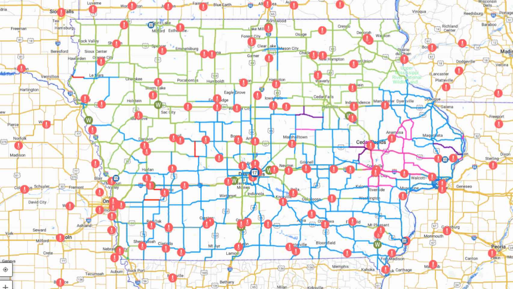 Estado de las carreteras en Iowa a 24 horas de los caucus. En azul y rosa, las carreteras con dificultades de circulación por nieve y hielo