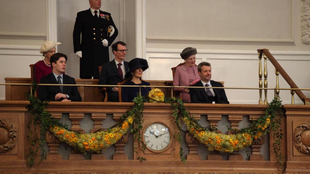 Federico y Mary de Dinamarca junto a Margarita, Christian y Joaquín.