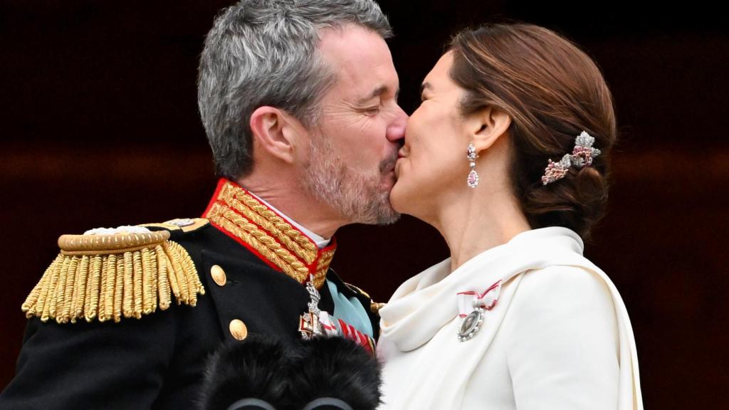 Federico y Mary de Dinamarca tras la proclamación.
