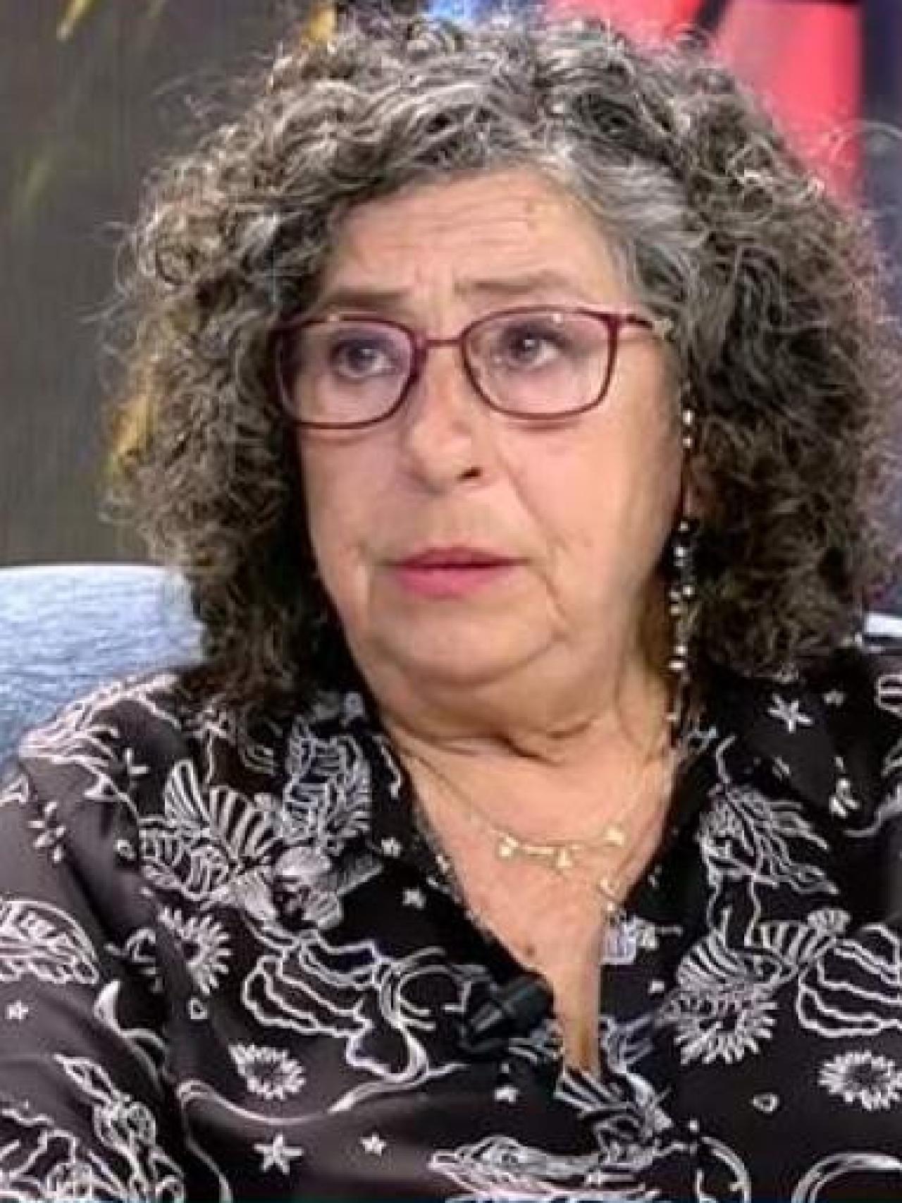 Lola Medina, sentada en el plató del extinto 'Sálvame', durante una de sus visitas a la televisión.