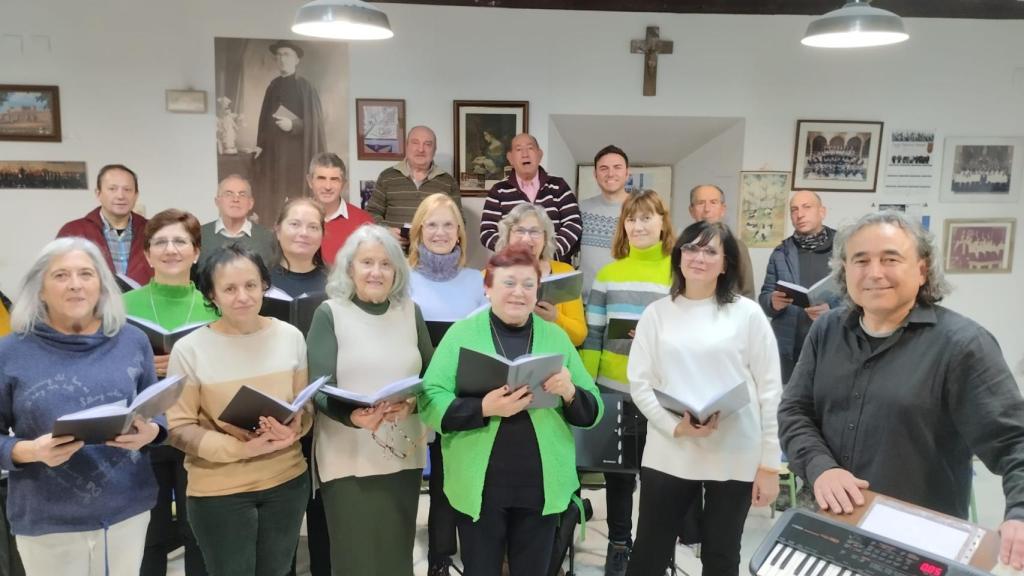 Varios de los integrantes de la coral nunca han salido de España.