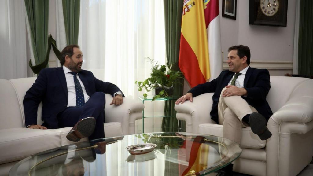 Paco Núñez (i) y Miguel Ángel Valverde (d) reunidos en la Diputación de Ciudad Real.