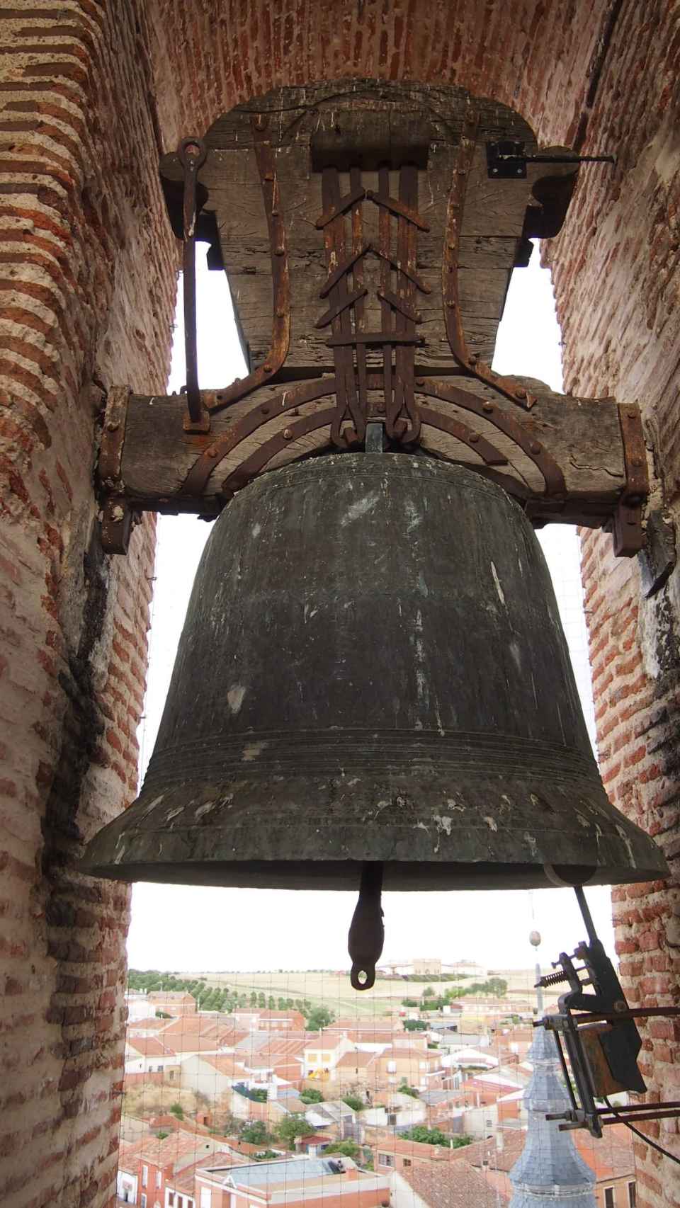 La campana de la Iglesia de Nuestra Señora de la Asunción en la localidad de Rueda