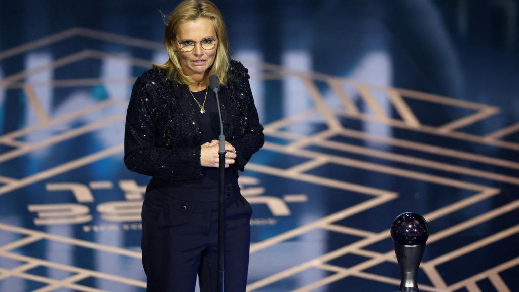 Sarina Wiegman, mejor entrenador del año para la FIFA.