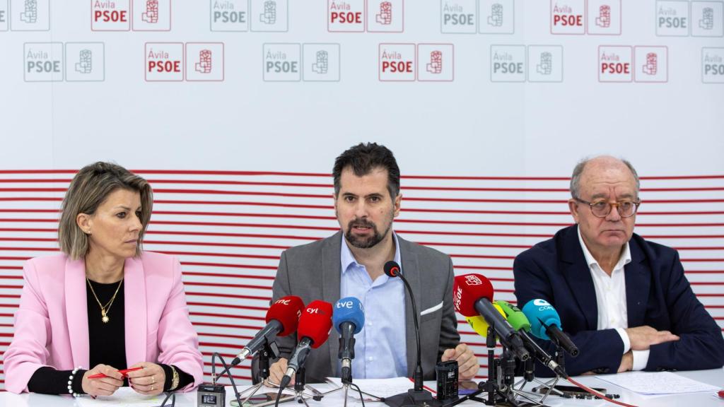 El secretario general del PSOE de Castilla y León analiza cuestiones de actualidad política de Ávila