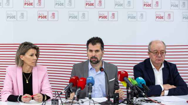 El secretario general del PSOE de Castilla y León analiza cuestiones de actualidad política de Ávila