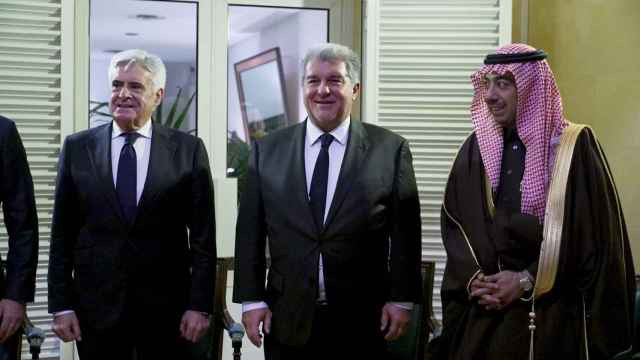 Pedro Rocha, junto a Joan Laporta en la recepción en la embajada española de Arabia Saudí