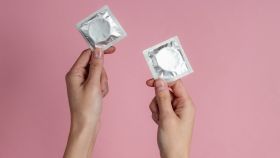 El sexo seguro incluye el uso de preservativos, pero también hay otras medidas adicionales.