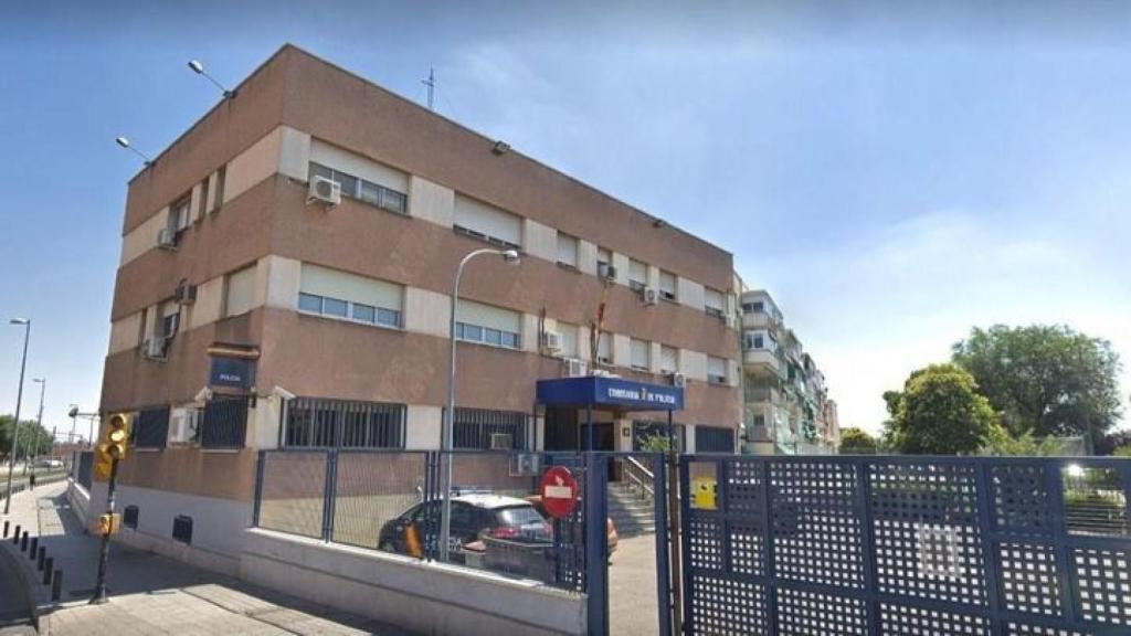 Policías de la comisaría de Parla denuncian que trabajan ocho horas oliendo a marihuana