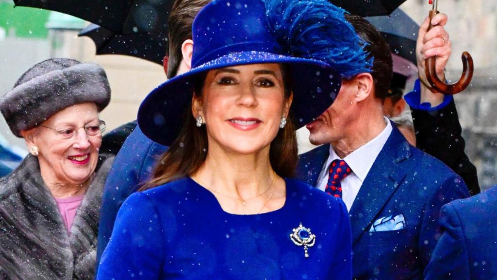 La reina consorte de los daneses, a su llegada al Parlamento.