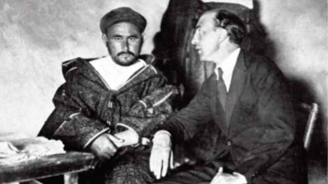 Luis de Oteyza junto a Abd el Krim. Agosto 1922